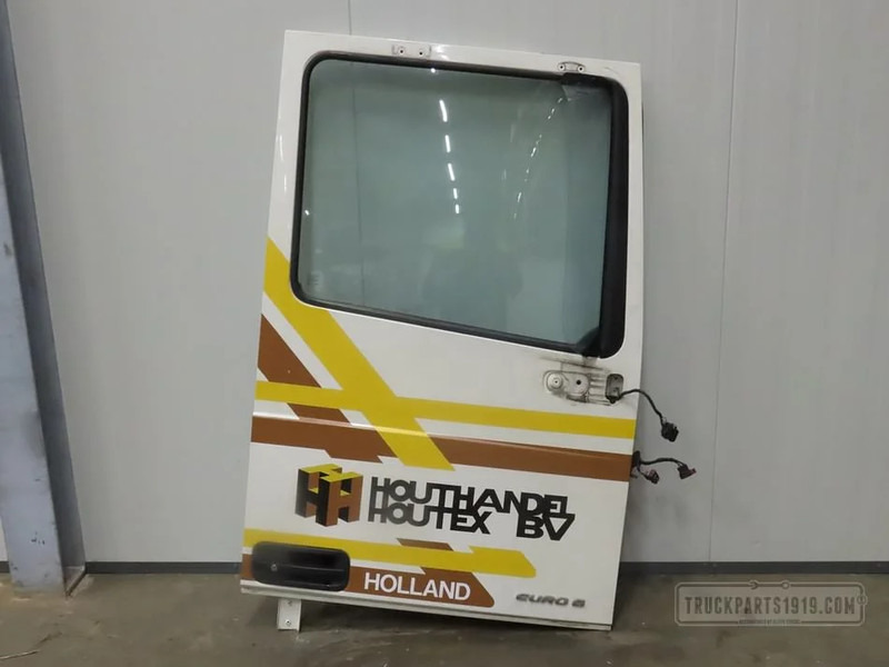 DAF Body & Chassis Parts Portier Re. DAF XF 106 - Porta e peças de Caminhão: foto 3 DAF Body & Chassis Parts Portier Re. DAF XF 106 - Porta e peças de Caminhão: foto 3