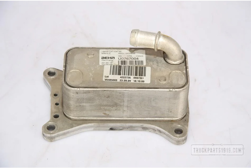 Mercedes-Benz Engines & Parts Oliekoeler used - Radiador de óleo de Caminhão: foto 1 Mercedes-Benz Engines & Parts Oliekoeler used - Radiador de óleo de Caminhão: foto 1
