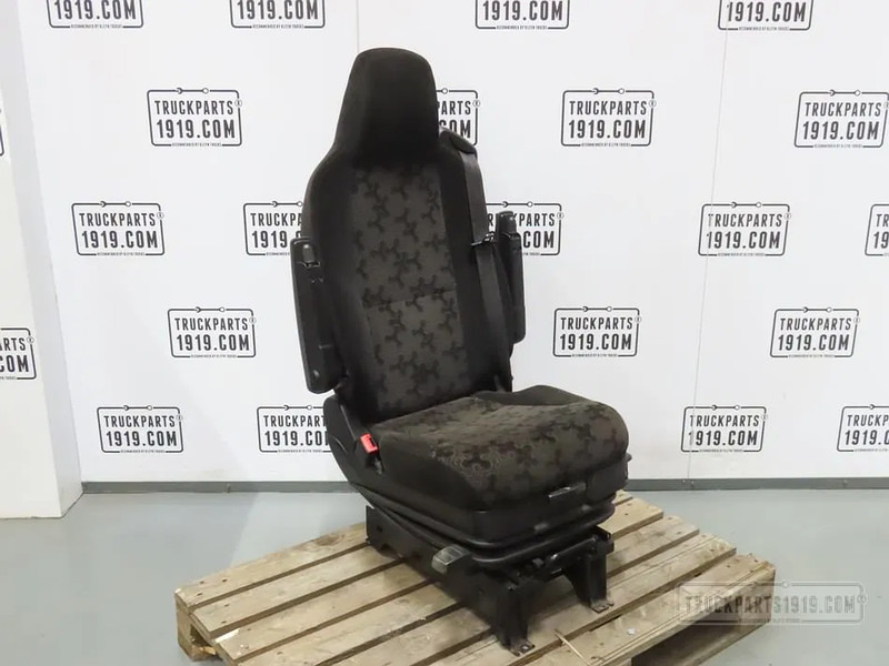 Scania 2601037 Bestuurdersstoel Scania - Banco de Caminhão: foto 1 Scania 2601037 Bestuurdersstoel Scania - Banco de Caminhão: foto 1