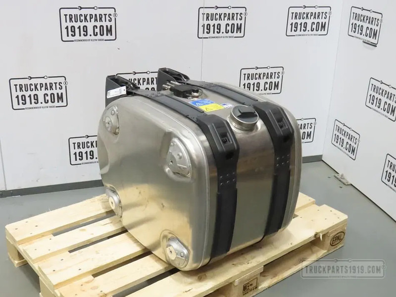 Scania 2713474 Brandstoftank + steunen 165L - Tanque de combustível de Caminhão: foto 1 Scania 2713474 Brandstoftank + steunen 165L - Tanque de combustível de Caminhão: foto 1