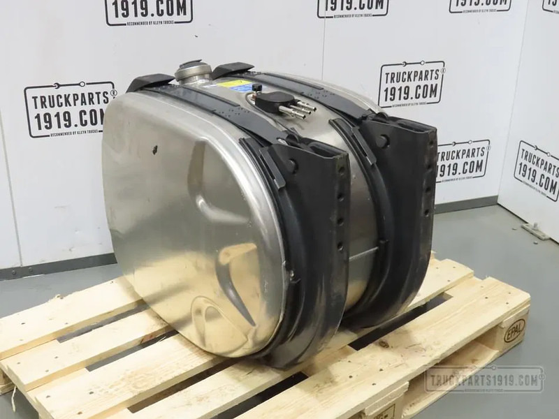 Scania 2713474 Brandstoftank + steunen 165L - Tanque de combustível de Caminhão: foto 2 Scania 2713474 Brandstoftank + steunen 165L - Tanque de combustível de Caminhão: foto 2