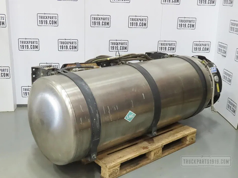 Volvo 23952072 LNG tank 565L Volvo - Tanque de combustível de Caminhão: foto 1 Volvo 23952072 LNG tank 565L Volvo - Tanque de combustível de Caminhão: foto 1