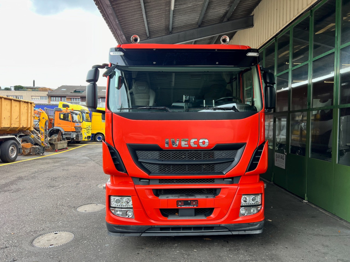 IVECO 260S42 Stralis - Caminhão furgão: foto 3 IVECO 260S42 Stralis - Caminhão furgão: foto 3