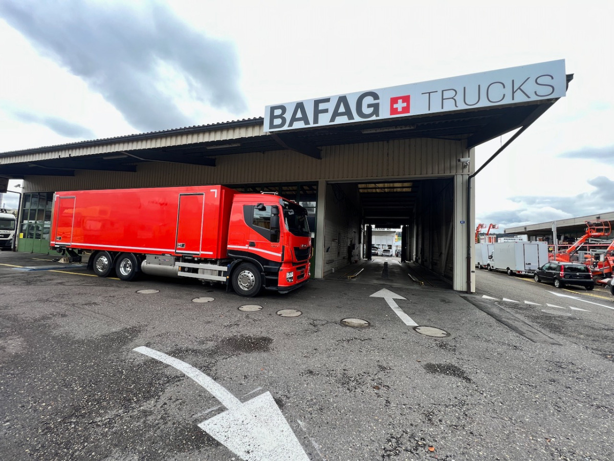 IVECO 260S42 Stralis - Caminhão furgão: foto 2 IVECO 260S42 Stralis - Caminhão furgão: foto 2
