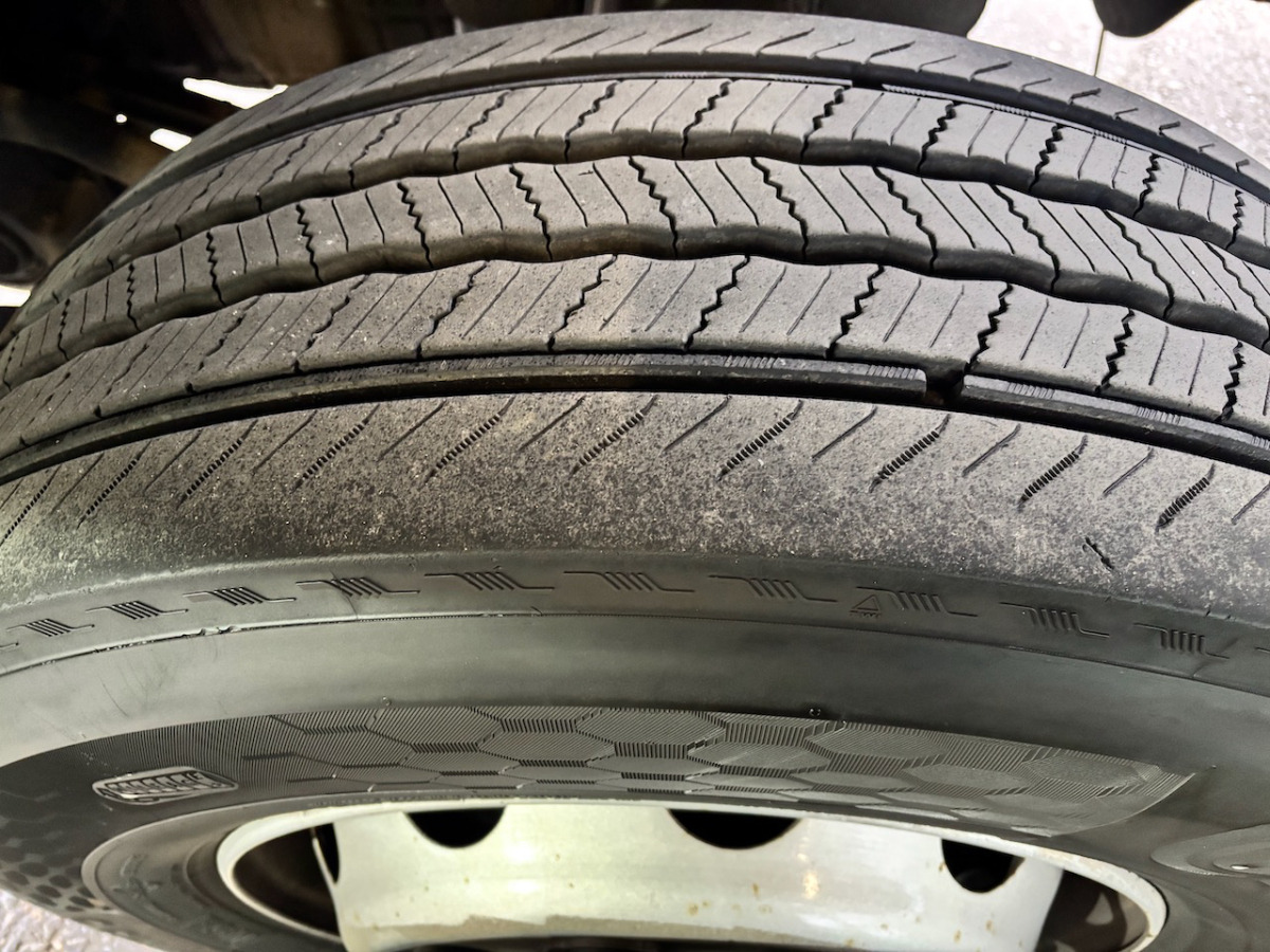 Caminhão transportador de contêineres/ Caixa móvel MERCEDES 2543 6x2: foto 20 Caminhão transportador de contêineres/ Caixa móvel MERCEDES 2543 6x2: foto 20