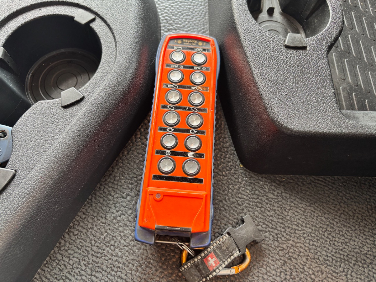 Caminhão betoneira MERCEDES 3243: foto 9