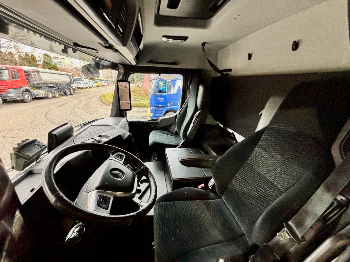 MERCEDES Actros 1843 - Caminhão furgão: foto 4 MERCEDES Actros 1843 - Caminhão furgão: foto 4