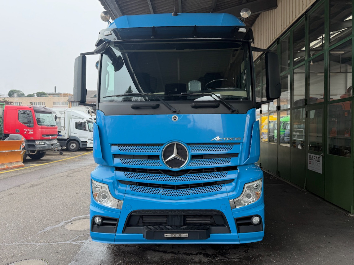 MERCEDES Mercedes Actros 1833L - Caminhão com lona: foto 3 MERCEDES Mercedes Actros 1833L - Caminhão com lona: foto 3
