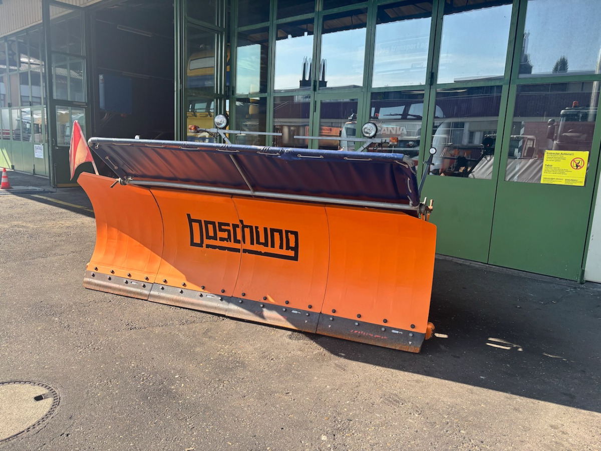 Marke Schneepflug Boschung - Lâmina limpa-neves: foto 1 Marke Schneepflug Boschung - Lâmina limpa-neves: foto 1