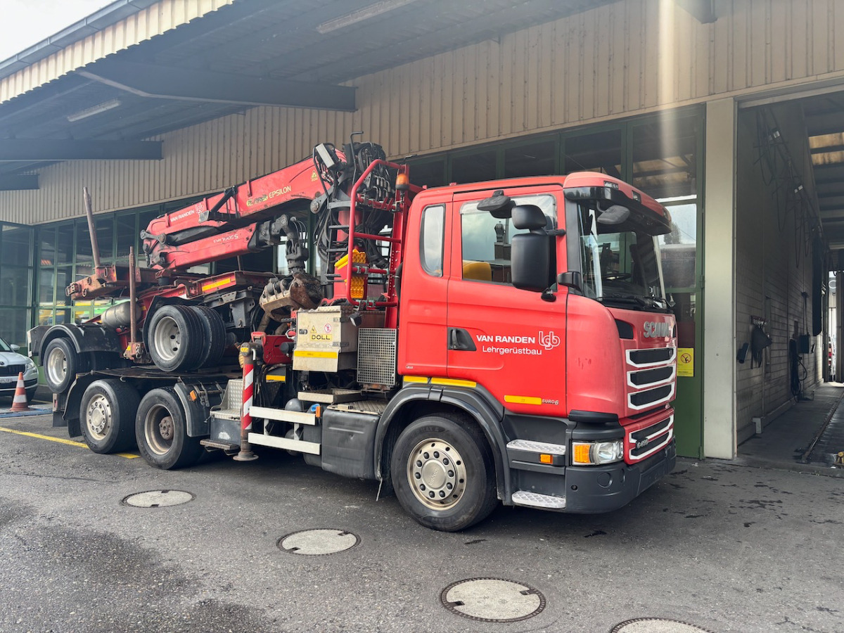 SCANIA G490 6x2 - Caminhão florestal, Caminhão grua: foto 1 SCANIA G490 6x2 - Caminhão florestal, Caminhão grua: foto 1