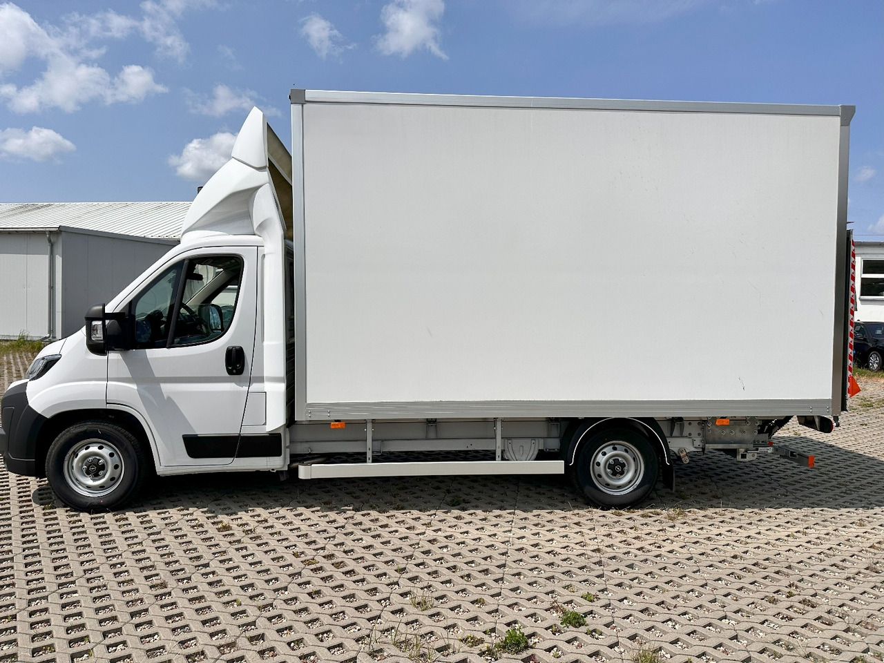 Carrinha de contentor nuevo Opel Movano 180 DHollandia: foto 12