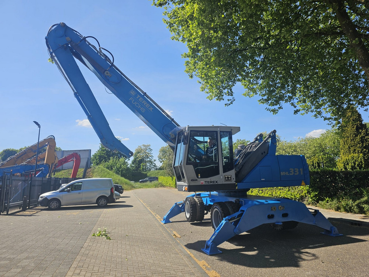 Fuchs MHL 331 Material Handler - Manipulador de material: foto 3 Fuchs MHL 331 Material Handler - Manipulador de material: foto 3