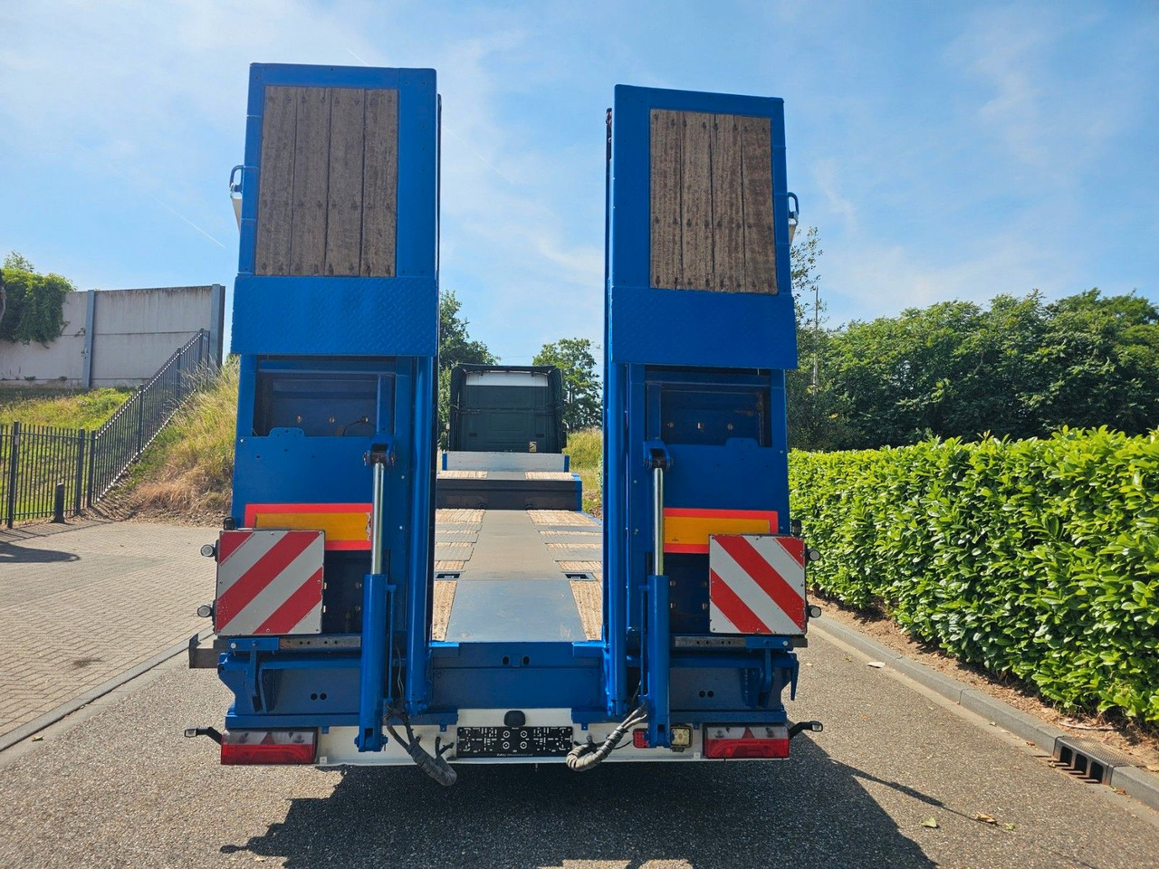 Kässbohrer LB3E Semie Tieflader Mit Rampen - Semireboque baixa: foto 5 Kässbohrer LB3E Semie Tieflader Mit Rampen - Semireboque baixa: foto 5