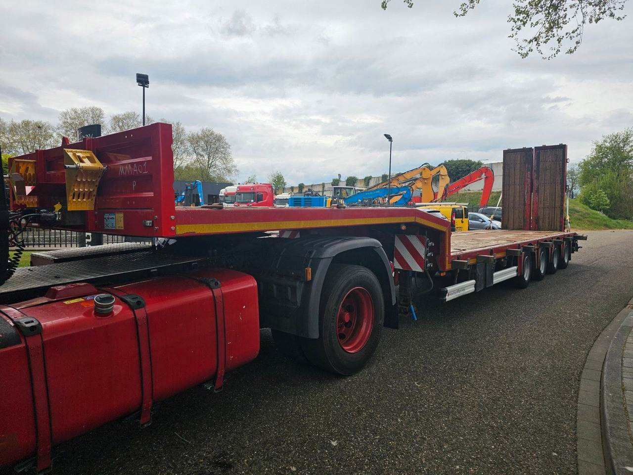 Kässbohrer LB4E Semie Tieflader Mit Rampen - Semireboque baixa: foto 5 Kässbohrer LB4E Semie Tieflader Mit Rampen - Semireboque baixa: foto 5