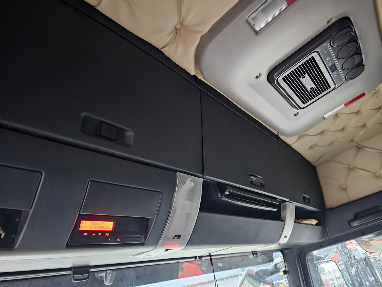 Caminhão polibenne MAN TGX 26.560 XLX 6X4: foto 15