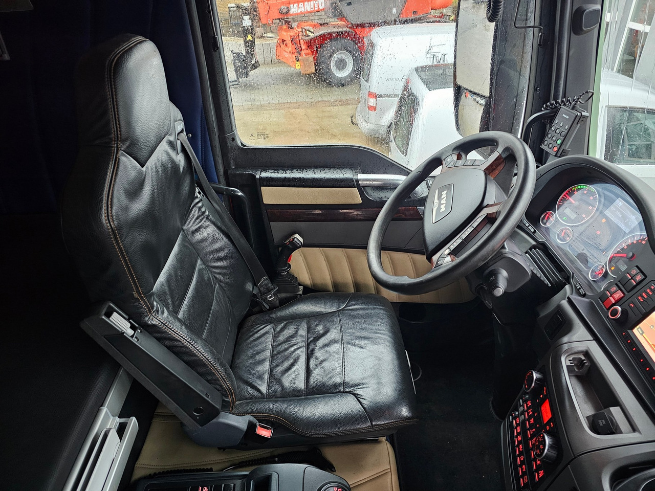 Caminhão polibenne MAN TGX 26.560 XLX 6X4: foto 12