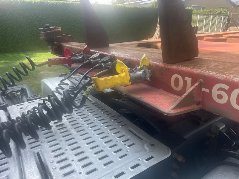 Renders 2x 20 1x 30 1x 40 in prijs verlaagt - Semireboque transportador de contêineres/ Caixa móvel: foto 2 Renders 2x 20 1x 30 1x 40 in prijs verlaagt - Semireboque transportador de contêineres/ Caixa móvel: foto 2