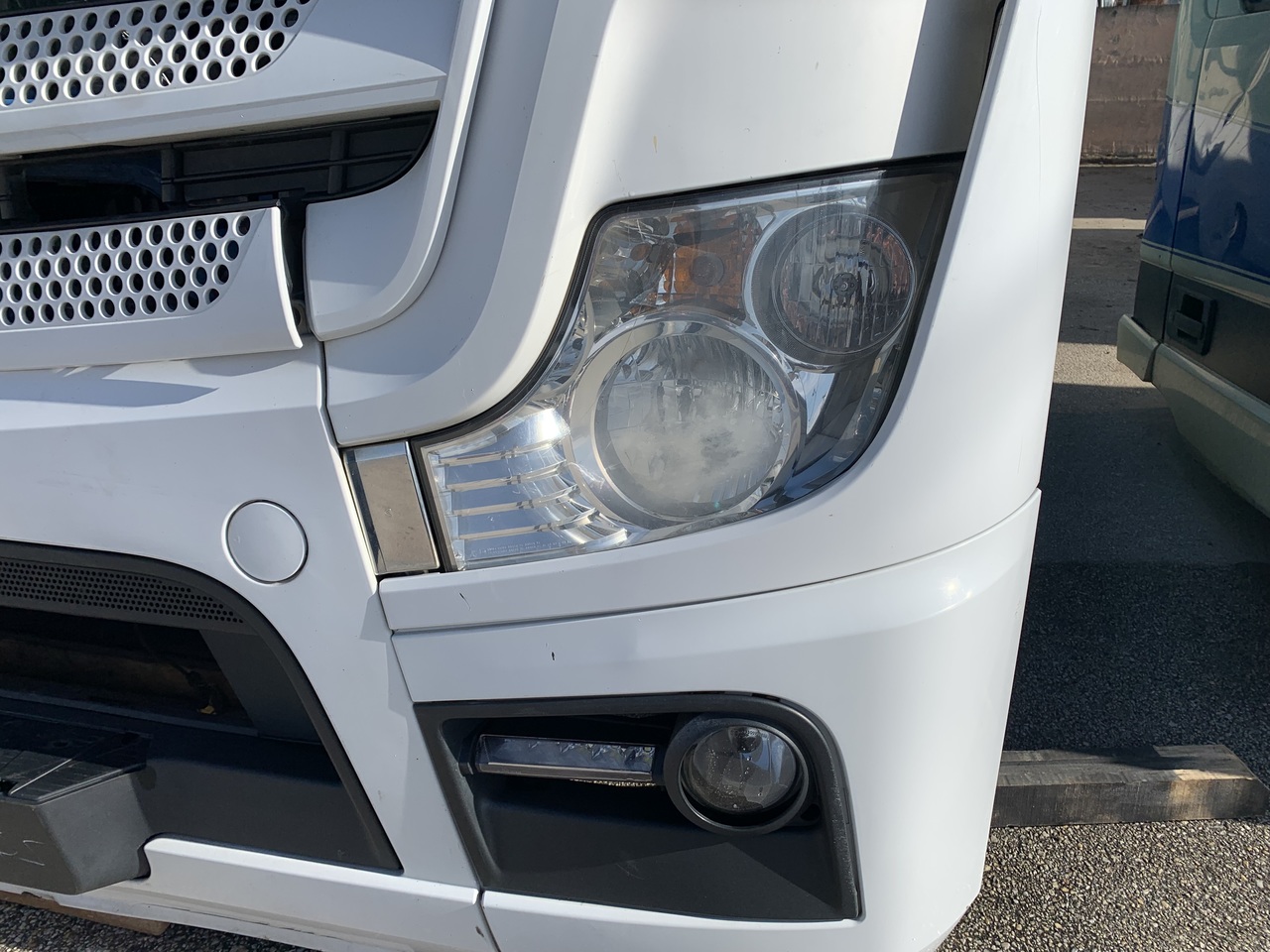 FRONT BUMPER ACTROS MP4 BIG SPACE - Para-choque de Caminhão: foto 3 FRONT BUMPER ACTROS MP4 BIG SPACE - Para-choque de Caminhão: foto 3