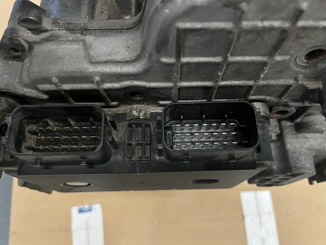 TRANSMISSION POSITIONER SHIFTING CYLINDER WITH CONTROL MODULE G211-12-ACTROS MP4 - Caixas de velocidade e peças de Caminhão: foto 5 TRANSMISSION POSITIONER SHIFTING CYLINDER WITH CONTROL MODULE G211-12-ACTROS MP4 - Caixas de velocidade e peças de Caminhão: foto 5