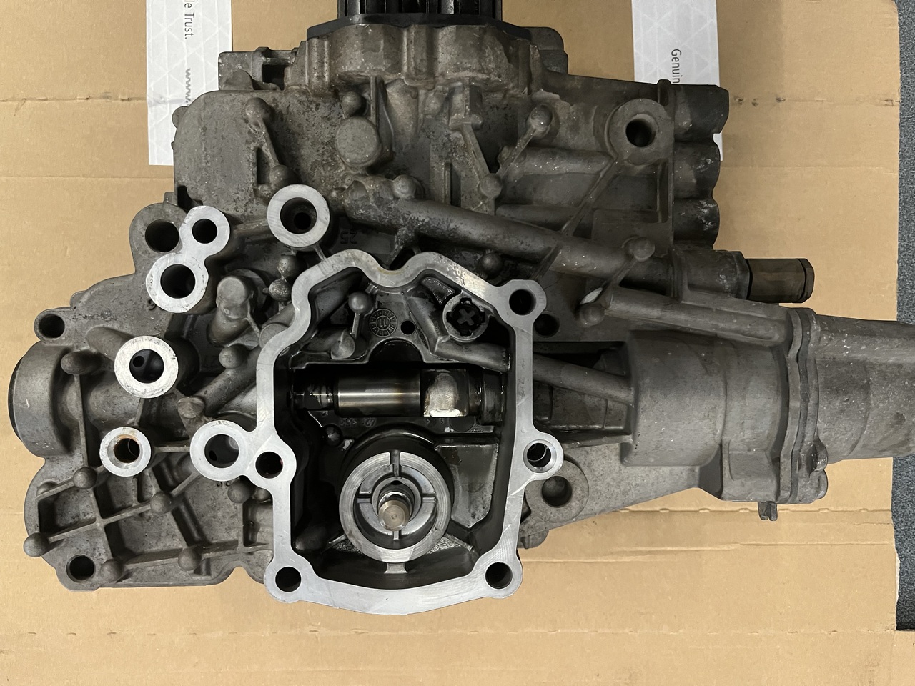 TRANSMISSION POSITIONER SHIFTING CYLINDER WITH CONTROL MODULE G211-12-ACTROS MP4 - Caixas de velocidade e peças de Caminhão: foto 4 TRANSMISSION POSITIONER SHIFTING CYLINDER WITH CONTROL MODULE G211-12-ACTROS MP4 - Caixas de velocidade e peças de Caminhão: foto 4