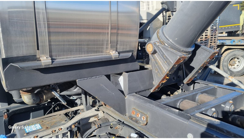 Volvo FH750 New engine and gearbox - Caminhão chassi: foto 4 Volvo FH750 New engine and gearbox - Caminhão chassi: foto 4