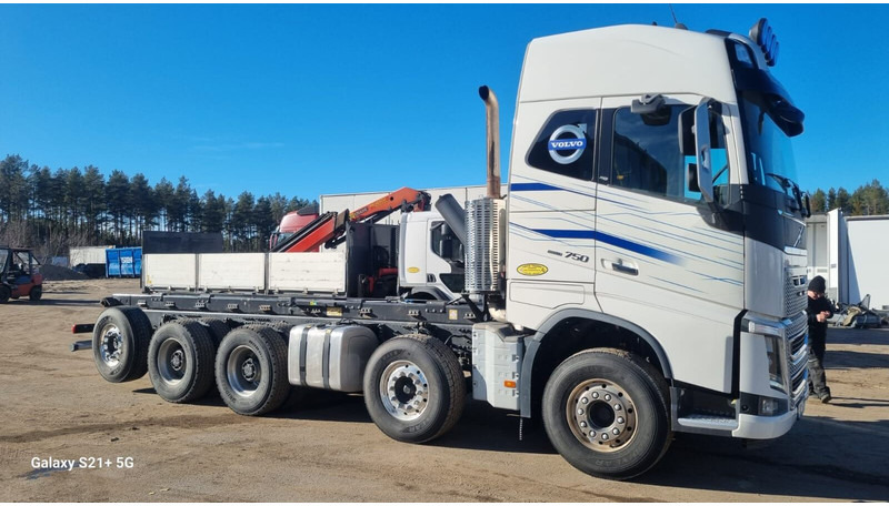 Volvo FH750 New engine and gearbox - Caminhão chassi: foto 2 Volvo FH750 New engine and gearbox - Caminhão chassi: foto 2