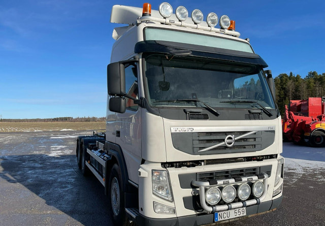 Volvo FM460 6X4 KOUKKUAUTO - Caminhão polibenne: foto 1 Volvo FM460 6X4 KOUKKUAUTO - Caminhão polibenne: foto 1