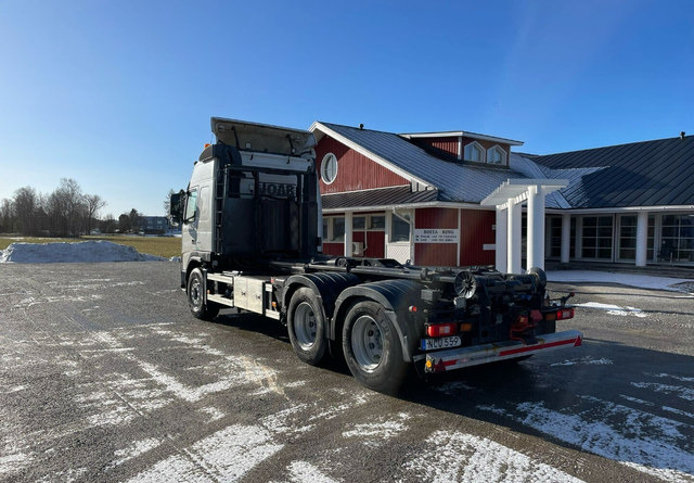 Volvo FM460 6X4 KOUKKUAUTO - Caminhão polibenne: foto 2 Volvo FM460 6X4 KOUKKUAUTO - Caminhão polibenne: foto 2