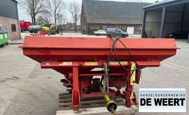 Lely centerliner stooier , front aandrijving - Distribuidor de fertilizantes: foto 4 Lely centerliner stooier , front aandrijving - Distribuidor de fertilizantes: foto 4