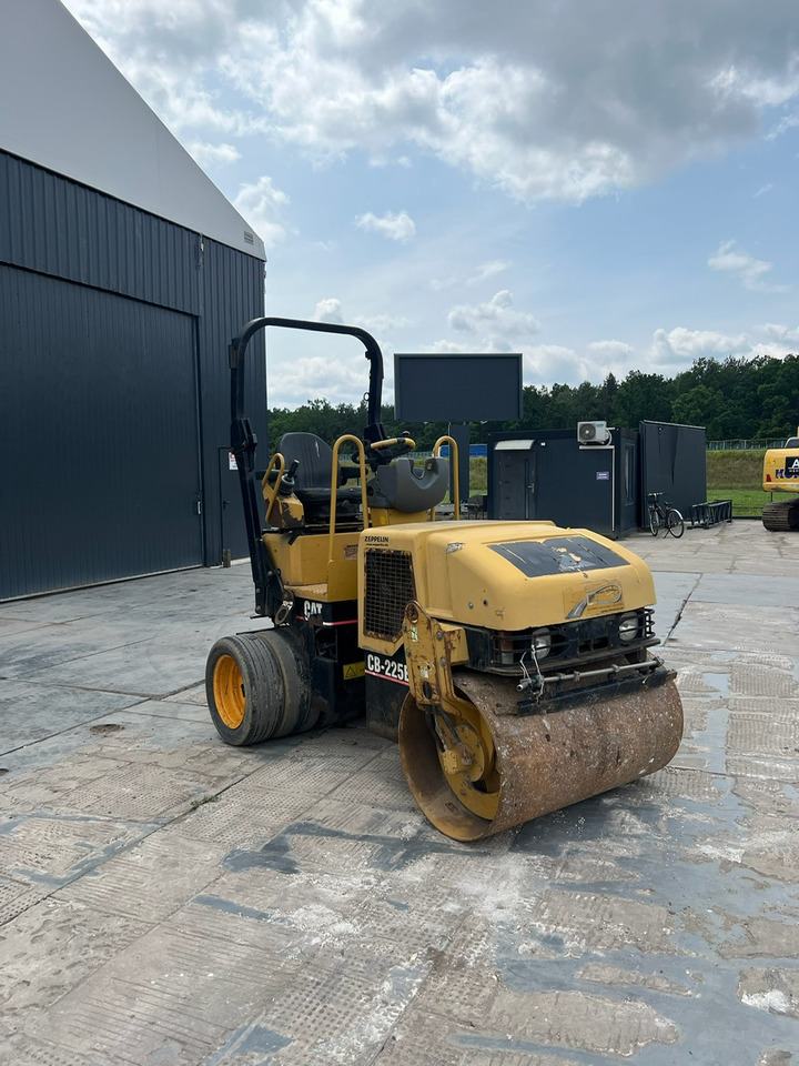 CATERPILLAR CB-225E - Rolo: foto 4 CATERPILLAR CB-225E - Rolo: foto 4