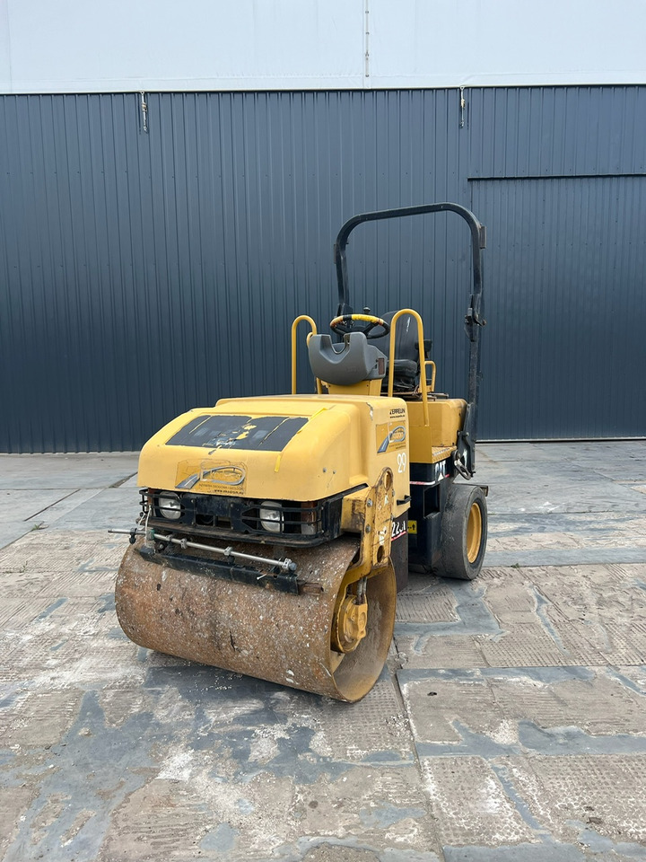 CATERPILLAR CB-225E - Rolo: foto 1 CATERPILLAR CB-225E - Rolo: foto 1
