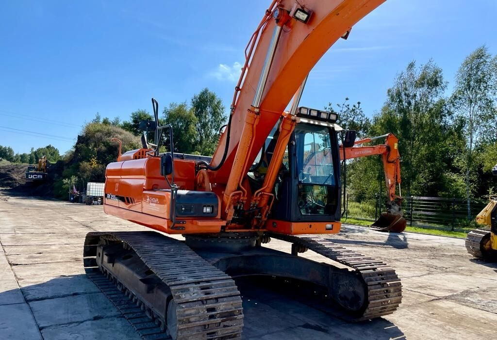 Doosan DX255LC-3 - Escavadora de rastos: foto 3 Doosan DX255LC-3 - Escavadora de rastos: foto 3
