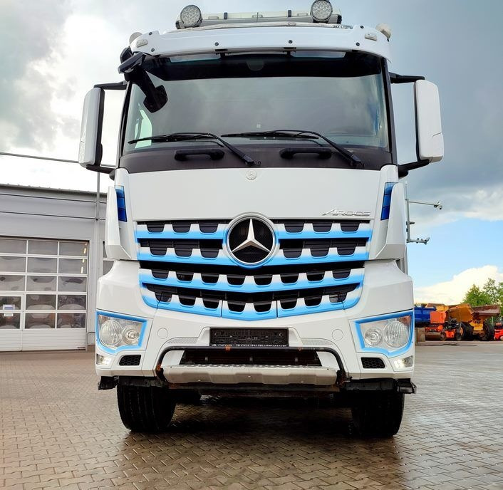 Mercedes-Benz Arocs 4151 - Caminhão basculante: foto 2 Mercedes-Benz Arocs 4151 - Caminhão basculante: foto 2