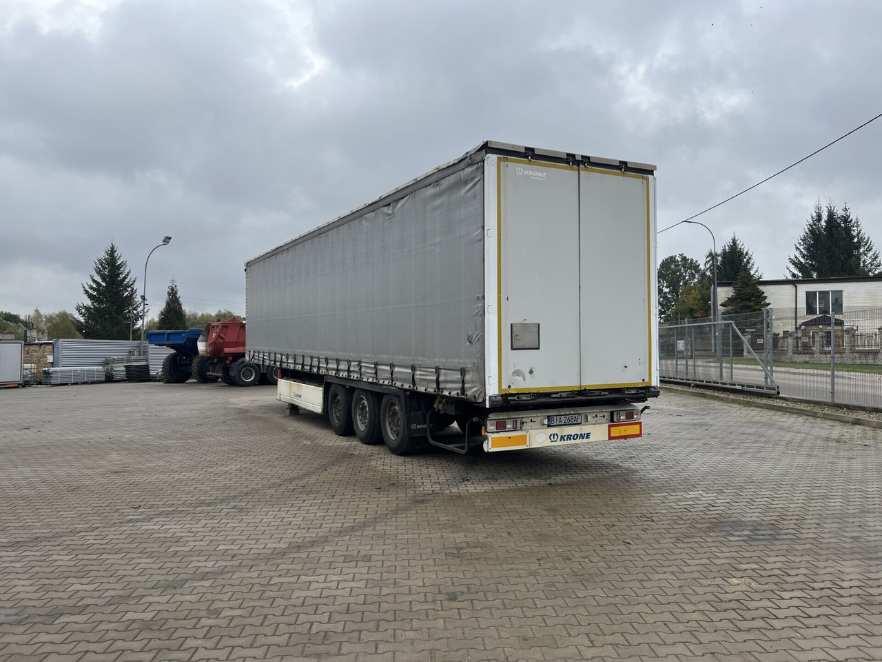 Naczepa ciężarowa KRONE - Semi-reboque de lona: foto 3 Naczepa ciężarowa KRONE - Semi-reboque de lona: foto 3