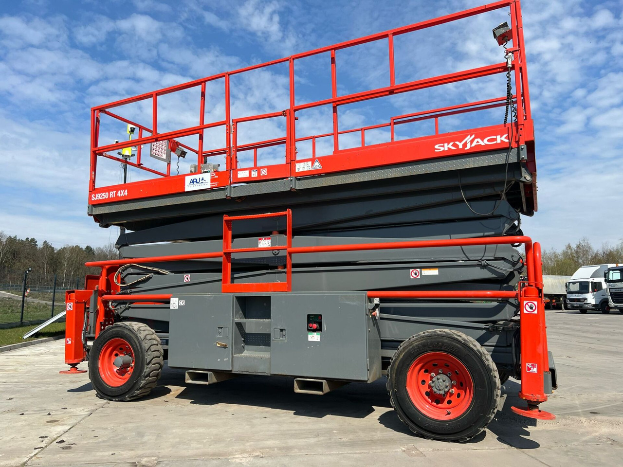 SKYJACK SJ 9250 4×4 - Plataforma de Tijera/ Plataforma de tesoura: foto 2 SKYJACK SJ 9250 4×4 - Plataforma de Tijera/ Plataforma de tesoura: foto 2