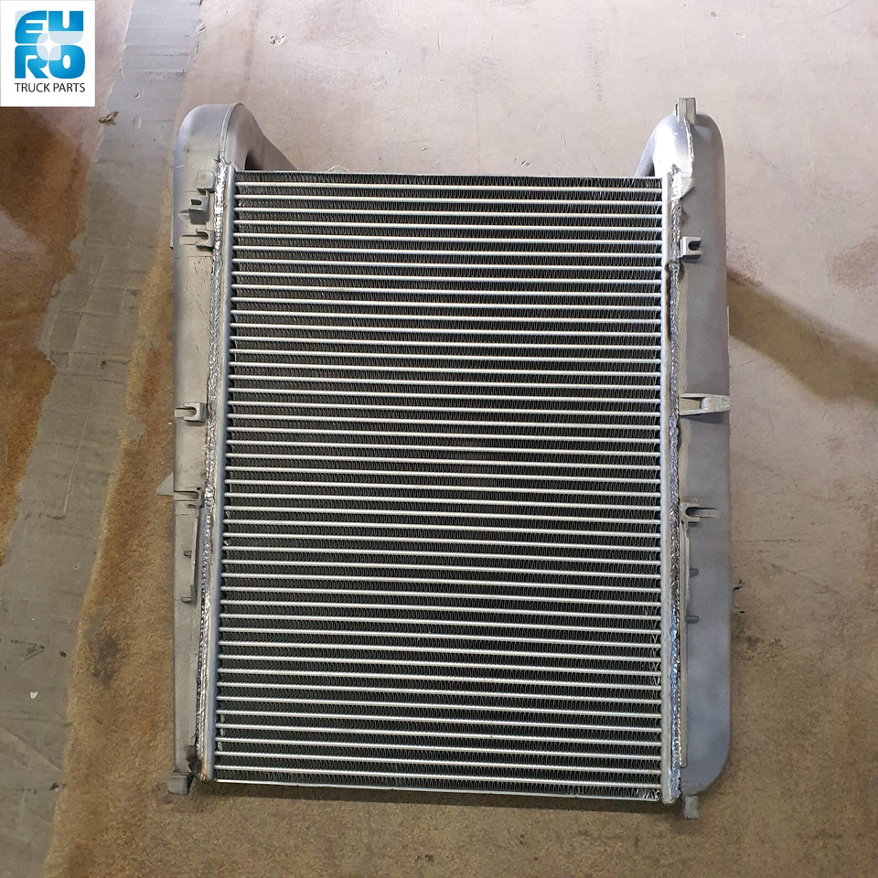 DAF CF 85 INTERCOOLER 1371318R + €50 Statiegeld - Intercooler de Caminhão: foto 2 DAF CF 85 INTERCOOLER 1371318R + €50 Statiegeld - Intercooler de Caminhão: foto 2
