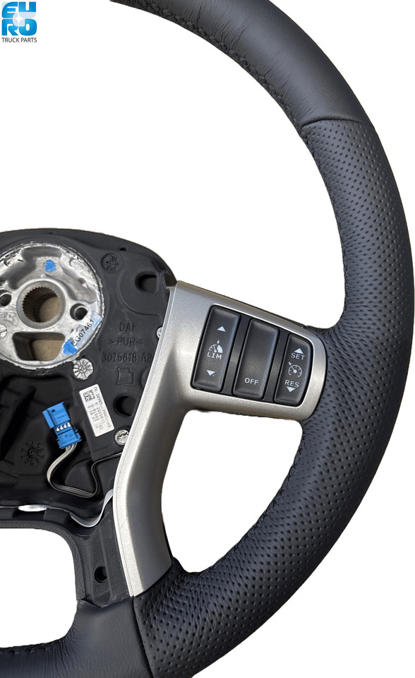 DAF STEERING WHEEL WITH 5 SWITCHES + DEPOSIT 2020858 - Volante de direção de Caminhão: foto 3 DAF STEERING WHEEL WITH 5 SWITCHES + DEPOSIT 2020858 - Volante de direção de Caminhão: foto 3
