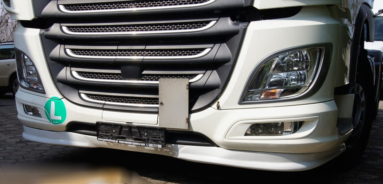 DAF XF 106 ONDER BUMPER SPOILER KLEUR H3279 000049b - Para-choque de Caminhão: foto 3 DAF XF 106 ONDER BUMPER SPOILER KLEUR H3279 000049b - Para-choque de Caminhão: foto 3
