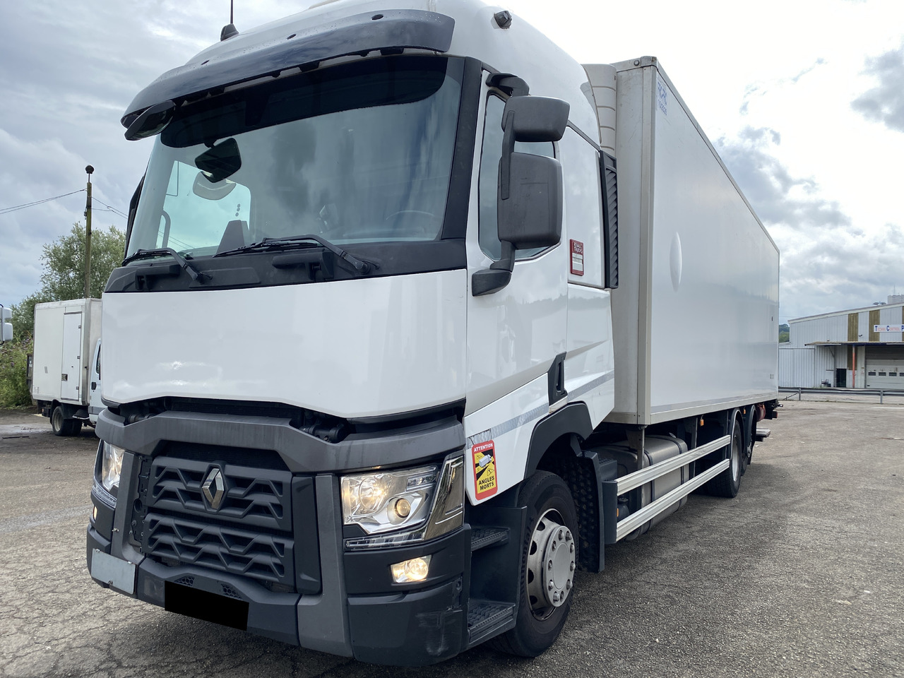 RENAULT T - Caminhão frigorífico: foto 1 RENAULT T - Caminhão frigorífico: foto 1