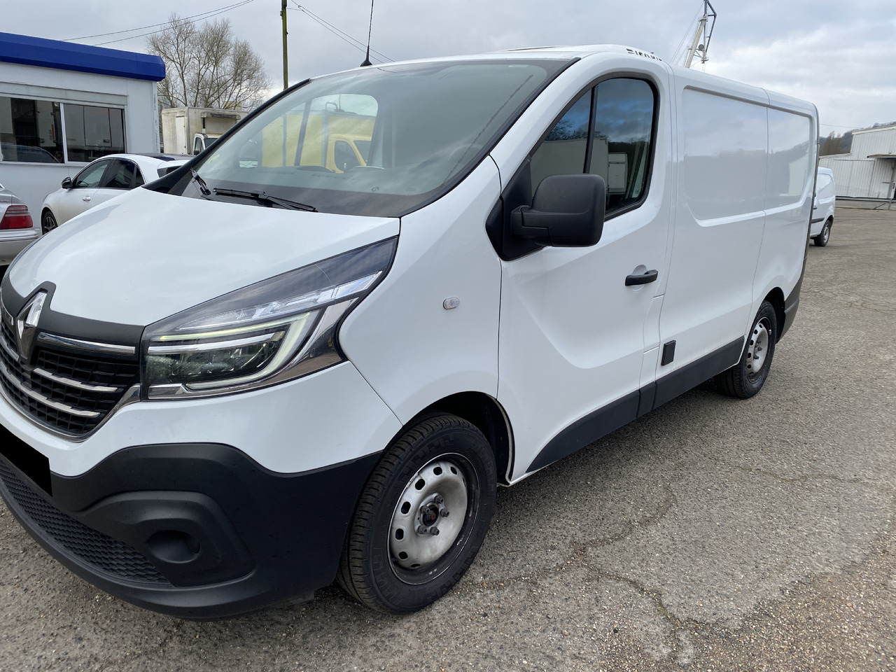 RENAULT TRAFIC FRIGORIFIQUE PORTE LATERALE - Carrinha frigorífica: foto 1 RENAULT TRAFIC FRIGORIFIQUE PORTE LATERALE - Carrinha frigorífica: foto 1
