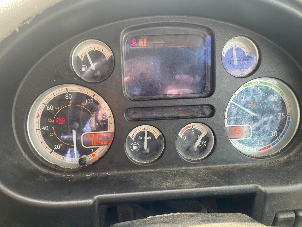 2012 DAF CF 65.250 4×2 Curtainsider - Caminhão com lona: foto 3 2012 DAF CF 65.250 4×2 Curtainsider - Caminhão com lona: foto 3