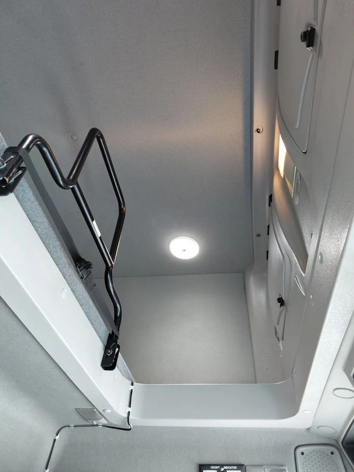 2017 Renault D12 4×2 Double Sleeper Curtainsider - Caminhão com lona: foto 4 2017 Renault D12 4×2 Double Sleeper Curtainsider - Caminhão com lona: foto 4