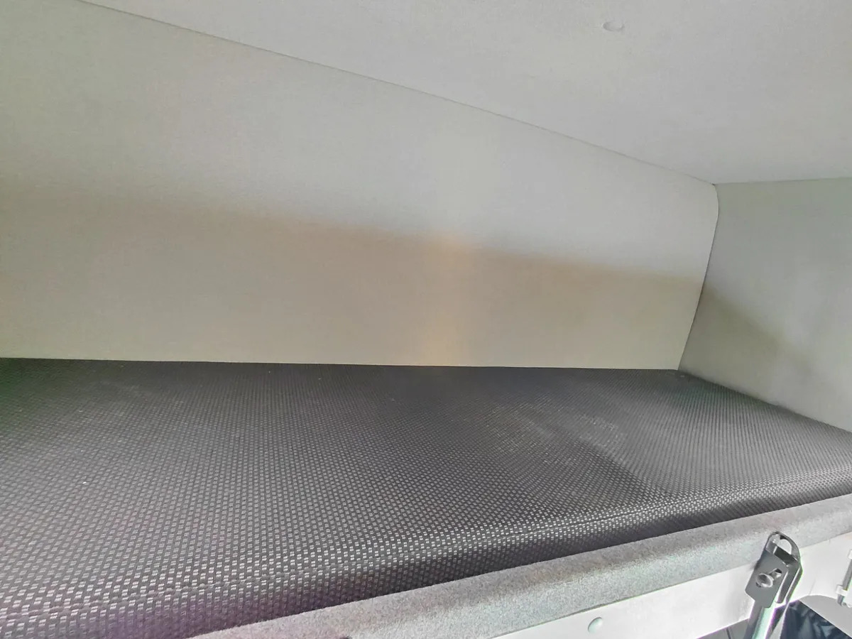 2017 Renault D12 4×2 Double Sleeper Curtainsider - Caminhão com lona: foto 2 2017 Renault D12 4×2 Double Sleeper Curtainsider - Caminhão com lona: foto 2