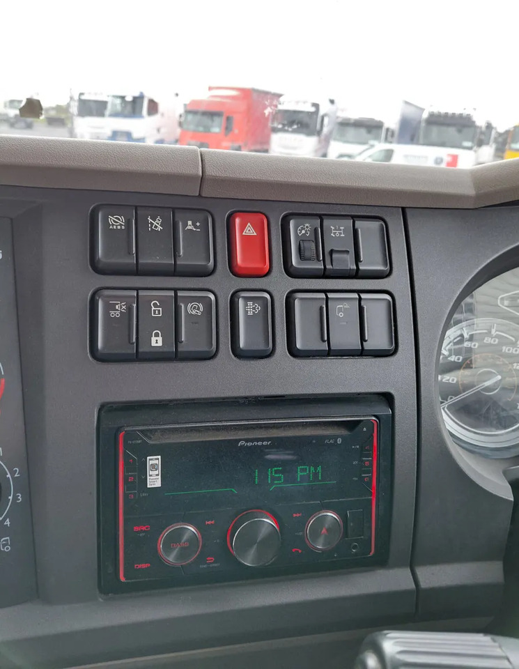 2020 DAF 260 HP AUTO CURTAINSIDER - Caminhão com lona: foto 4 2020 DAF 260 HP AUTO CURTAINSIDER - Caminhão com lona: foto 4
