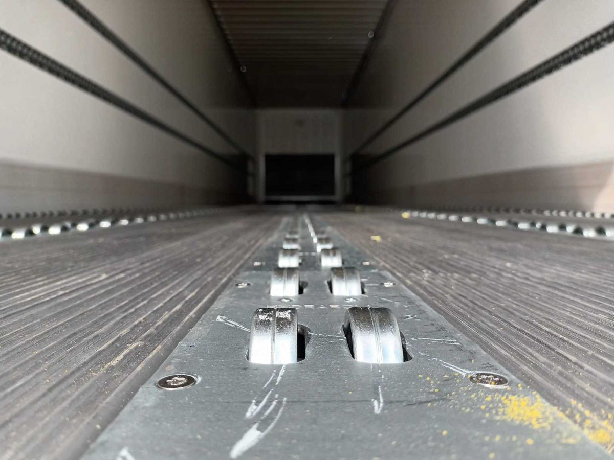 Krone Dry liner with Rollerbed floor Airfreight for sale - Semireboque furgão: foto 3 Krone Dry liner with Rollerbed floor Airfreight for sale - Semireboque furgão: foto 3