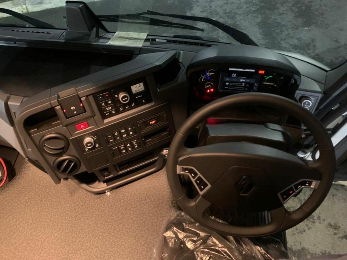 Tractor New Evolution Renault T480: foto 12 Tractor New Evolution Renault T480: foto 12