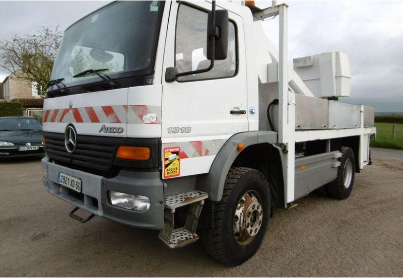 Mercedes-Benz Atego 1318 Nacelle - Lifting basket truck - Caminhão, Caminhão grua: foto 1 Mercedes-Benz Atego 1318 Nacelle - Lifting basket truck - Caminhão, Caminhão grua: foto 1