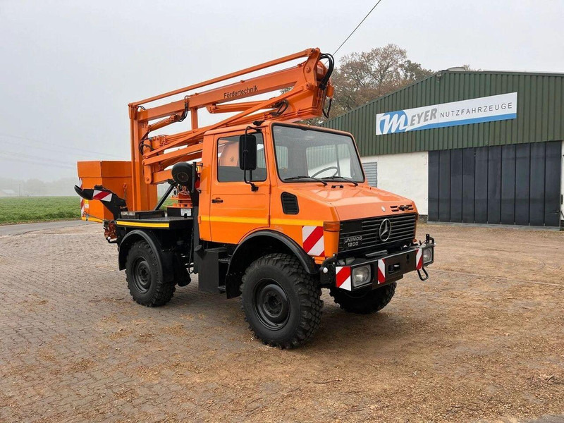 Mercedes-Benz Unimog 1200 4x4 - Lifting basket - Caminhão, Caminhão grua: foto 2 Mercedes-Benz Unimog 1200 4x4 - Lifting basket - Caminhão, Caminhão grua: foto 2