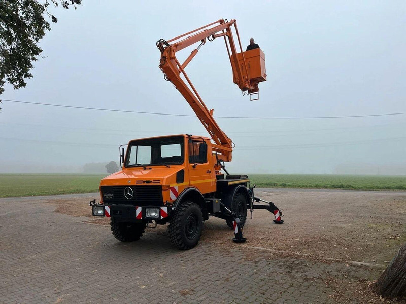 Mercedes-Benz Unimog 1200 4x4 - Lifting basket - Caminhão, Caminhão grua: foto 3 Mercedes-Benz Unimog 1200 4x4 - Lifting basket - Caminhão, Caminhão grua: foto 3