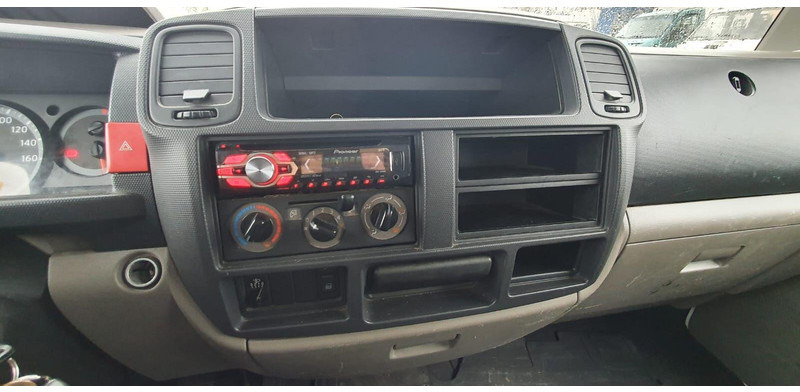 Caminhão, Caminhão grua Nissan Cabstar 35.12 - ISOLI PT 225 aerial working platform 22,5m - 3,5: foto 12 Caminhão, Caminhão grua Nissan Cabstar 35.12 - ISOLI PT 225 aerial working platform 22,5m - 3,5: foto 12